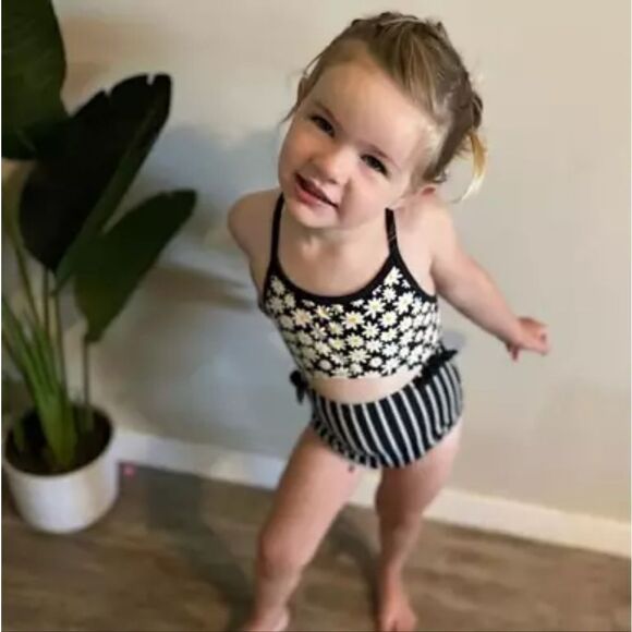 NWT art class Girls' Daisy Print Front-Cut One Piece Swimsuit Monokini - Picture 4 of 4